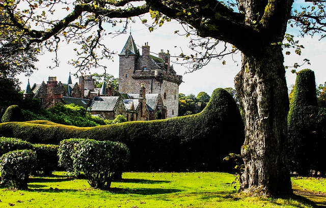 Guthrie Castle of Dan Pena